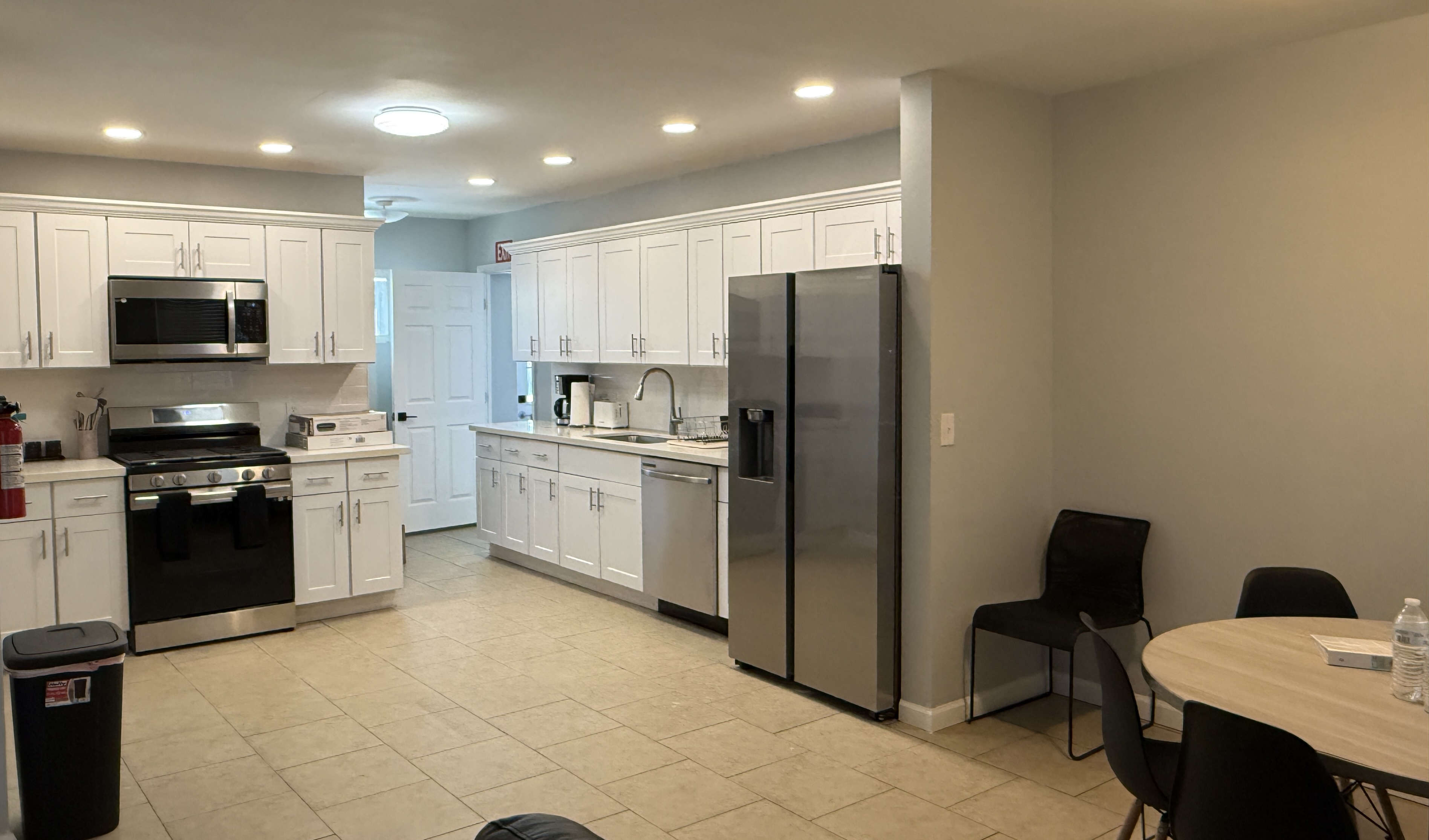 More Life Wellness kitchen and dining area